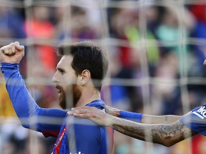 Messi celebra su gol de penalti ante el Villarreal. 