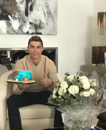 El delantero del Real Madrid agradeció en febrero las muestras de cariño recibidas por su cumpleaños publicando esta imagen en su cuenta de Instagram.