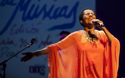 La cantante Susana Baca durante un concierto en Cartagena.