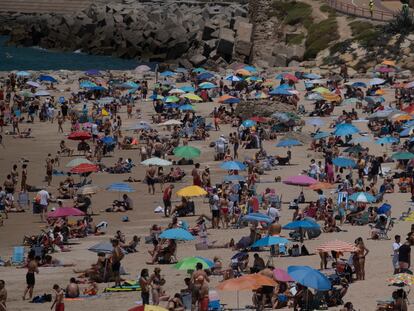 Santa María del Mar beach in Cádiz on Sunday.