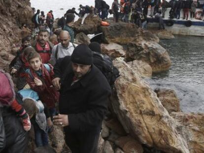 Un grupo de demandantes de asilo llega a la isla de Lesbos (Grecia) la semana pasada.