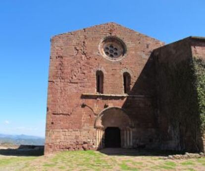 Castillo-monasterio de Sant Miquel d'Escornalbou, en la sierra de Pradell y l’Argentera (Tarragona).