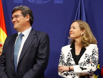 El ministro de Seguridad Social, José Luis Escrivá, y la vicepresidenta de Asuntos Económicos, Nadia Calviño.
