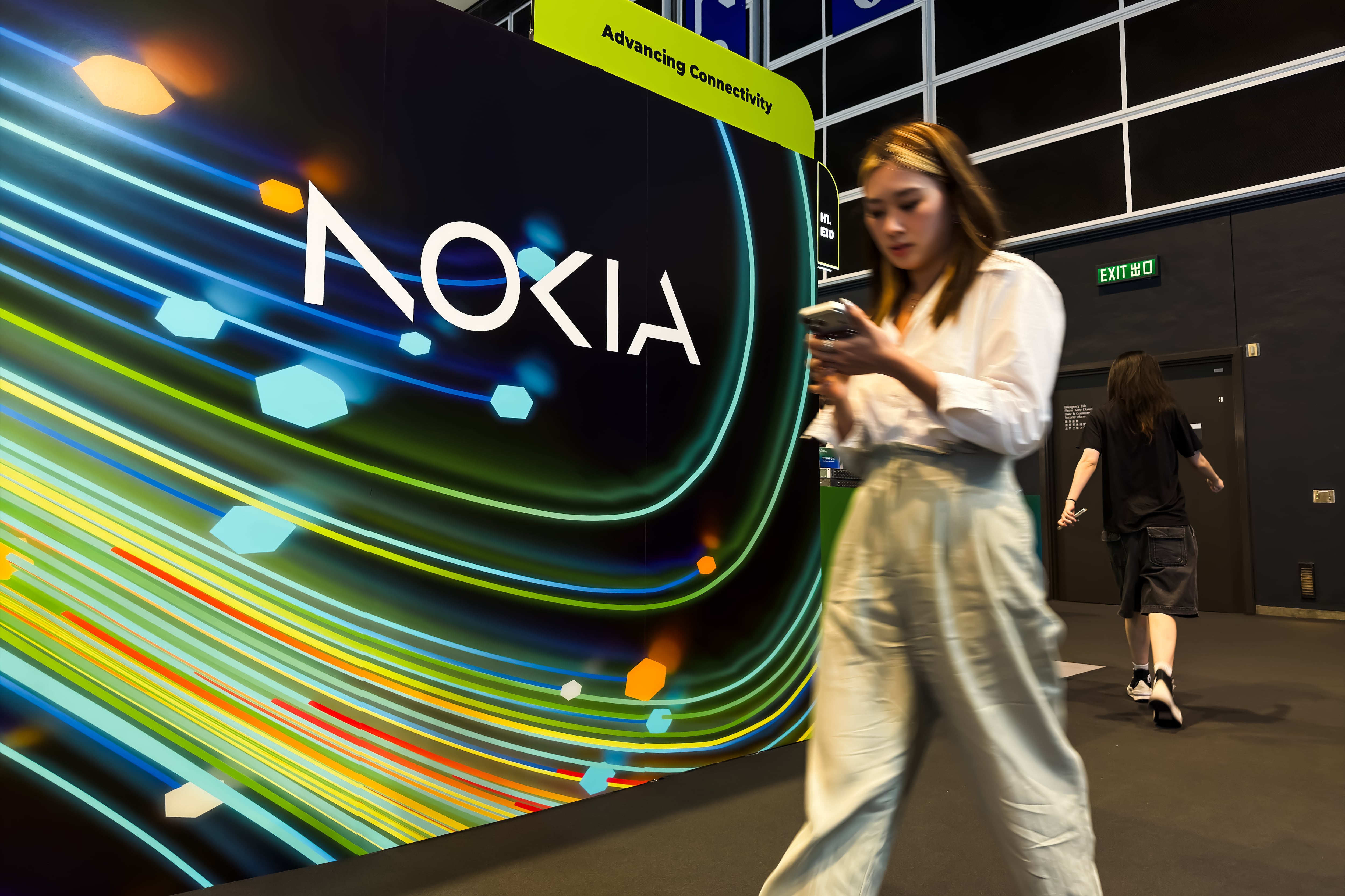De los móviles a los centros de datos: la indestructible Nokia resurge aupada por la IA