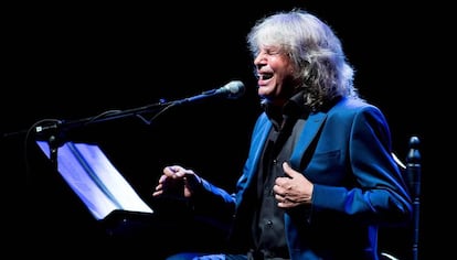 José Mercé durante la clausura de la Bienal de Sevilla 2016.