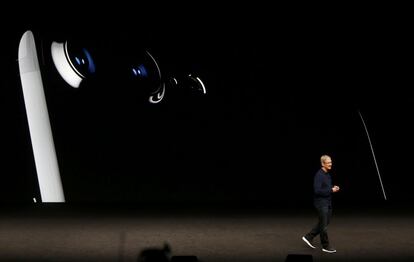 El consejero delegado de Apple, Tim Cook, presentado el nuevo iPhone 7.