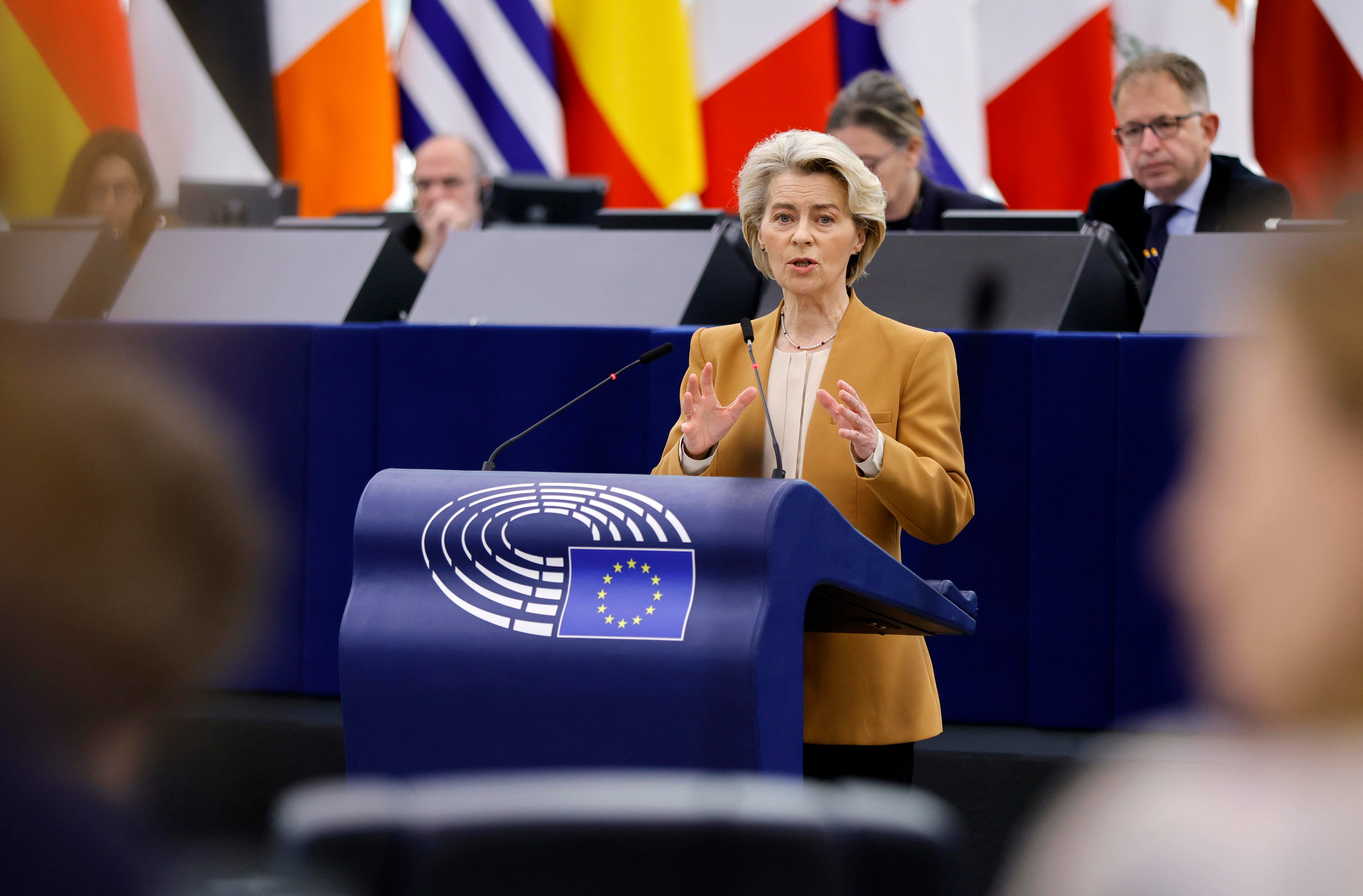 La Presidenta de la Comisión Europea, Ursula von der Leyen, este martes en el Parlamento Europeo, en Estrasburgo.