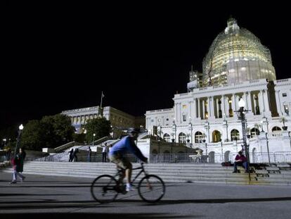 Los exteriores del Capitolio, la noche del viernes.