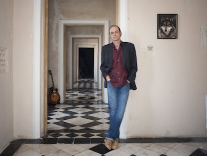 El cantante y compositor Josele Santiago publica su cuarto disco en solitario.