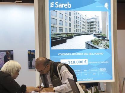 Expositor de la Sareb en la feria SIMA de Madrid.