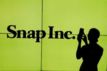 El logo de Snap, en unas pantallas de la Bolsa de Nueva York, en una imagen de archivo.