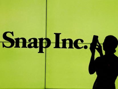 El logo de Snap, en unas pantallas de la Bolsa de Nueva York, en una imagen de archivo.