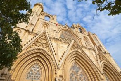 Mezquita de Lala Mustafa Paşa, originalmente una catedral cristiana, en Famagusta (Chipre).