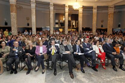 La Sala de Columnas del Círculo de Bellas Artes durante el homenaje a Josefina Aldecoa celebrado ayer.