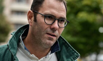 François Devaux, frente a un juzgado de Lyon, en 2017.