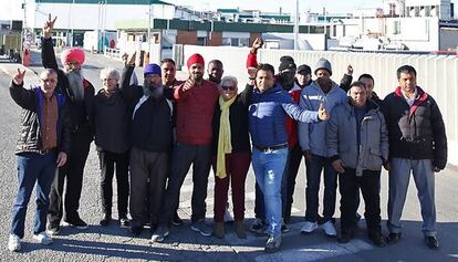 Un grupo de trabajadores se manifiesta en un matadero del Grupo Jorge.