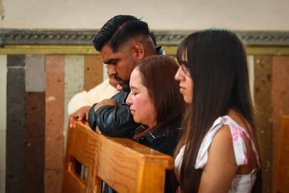 Homero Jr. Gmez, hijo de Homero Gmez, durante la misa realizada en su honor.