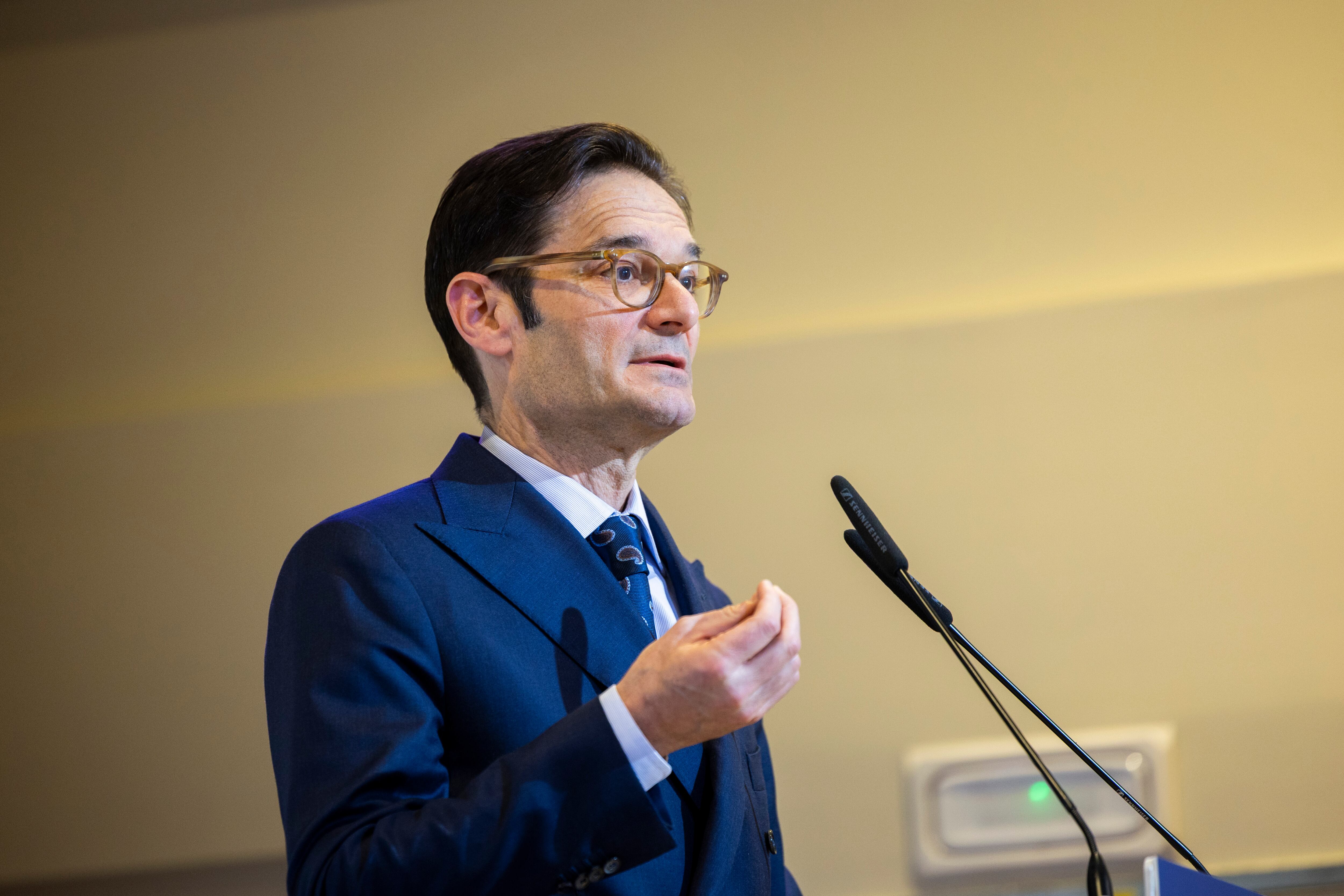 El presidente del grupo Prisa, Joseph
Oughourlian, durante el acto, este lunes. 