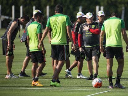 La selección mexicana durante un entrenamiento.