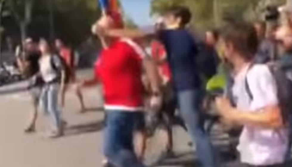La Audiencia de Barcelona niega la amnistía a cuatro independentistas que agredieron a asistentes de una protesta de Jusapol