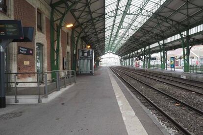 La estación de Perpiñán, vacía este domingo a causa de la huelga. 