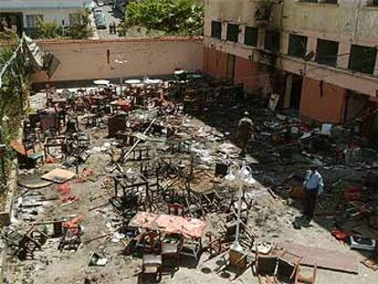 Vista de la terraza de la Casa de España, horas después del atentado.