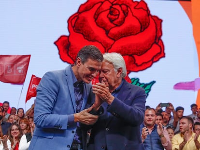 Sánchez y González, en el acto de esta mañana en Sevilla.