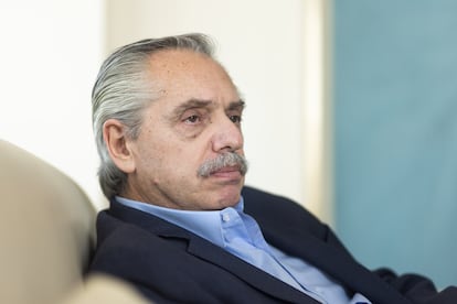 Alberto Fernández, expresidente de Argentina, en su casa de Puerto Madero en Buenos Aires, el 9 de agosto.