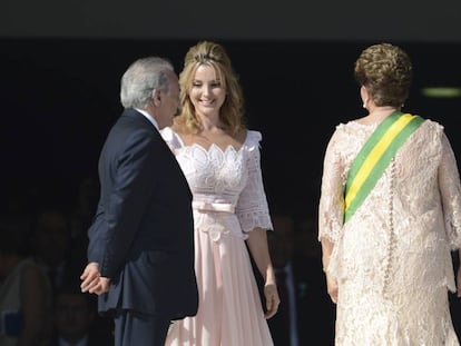 Michel Temer e a esposa, Marcela, ao lado de Dilma na posse da presidenta, em 2015.