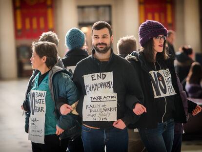 Protesta silenciosa contra la islamofobia en Union Station, Washington DC.  