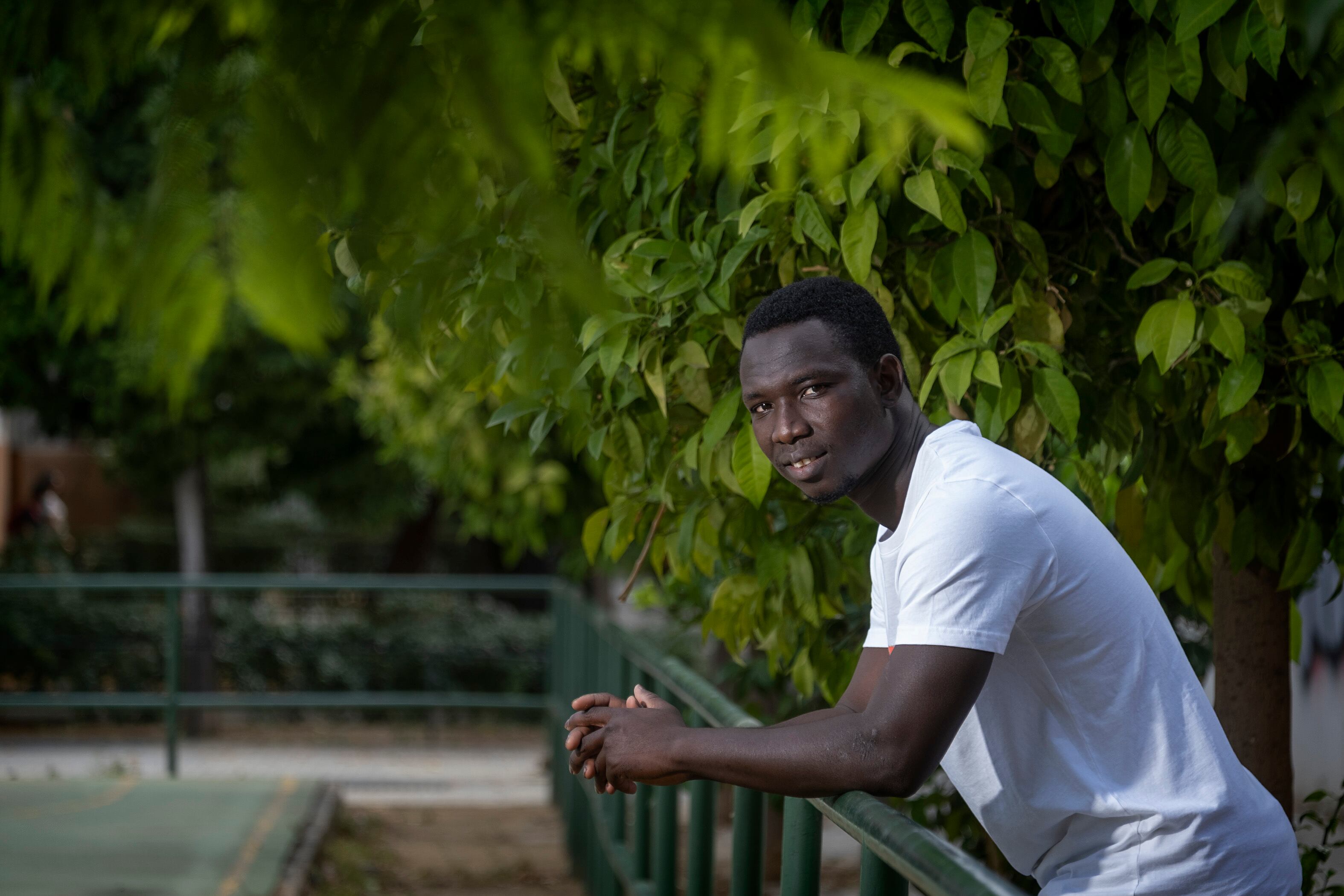 Modi Traore, de 22 años, vive y trabaja en Sevilla.