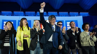El expresidente catalán y candidato de JxCat, Carles Puigdemont, participa en un acto al inicio de la campaña para las elecciones del 12 de mayo.
