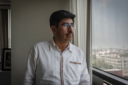 Hugo Aguilar Ortíz en su oficina.