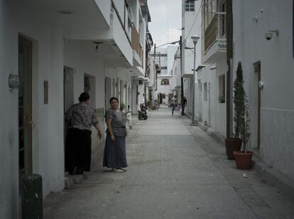 La colonia Hermosa Provincia se fundó a principios de la década de 1950, cuando la iglesia compró 12 hectáreas para construir viviendas y servicios alrededor de un templo.