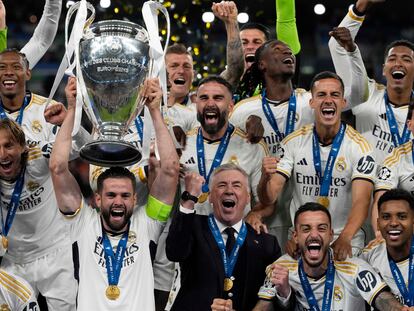 El Real Madrid celebra la victoria en la final de la Champions contra el Borussia Dortmund.