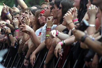 Asistentes ayer a la primera jornada de Festimad en el parque El Soto de Móstoles.