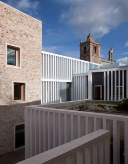 Hotel-restaurante Atrio, en el centro de C&aacute;ceres, obra de Tu&ntilde;&oacute;n y Mansilla.