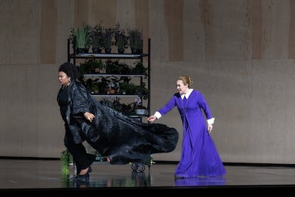 Mezzo-soprano Raehann Bryce-Davis and soprano Elena Stikhina during 'Suor Angelica', Friday, May 3 at the Netherlands National Opera.