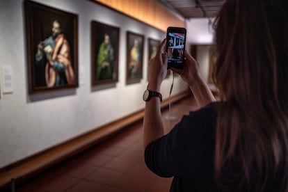 
Varios museos con cuadros de El Greco, como el Prado, el Thyssen Bornemisza, el Louvre o el Benaki de Atenas, conectan por Instagram en directo para enseñar sus obras dentro de una iniciativa para conmemorar el 407º aniversario del pintor.