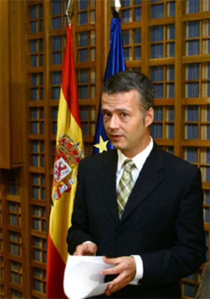 El secretario de Estado de Seguridad, Antonio Camacho, durante la rueda de prensa en la que ha informado de la incautacin.