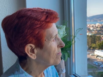 SANTIAGO DE COMPOSTELA, 19/11/2024.- Fotografía de archivo facilitada en una nota de prensa por la Asociación a Morir Dignamente de de Laura González Abalde, que falleció hoy a los 67 años en el hospital Meixoeiro de Vigo como consecuencia de la eutanasia solicitada el pasado 29 de octubre. Hace unos días, según la nota de prensa, manifestaba que ese era su deseo: "Me parece un broche que ni en una película de Hollywood, nunca me esperé un final de vida tan bonito como este". EFE/Derecho a Morir Dignamente (DMD)***SOLO USO EDITORIAL/SOLO DISPONIBLE PARA ILUSTRAR LA NOTICIA QUE ACOMPAÑA (CRÉDITO OBLIGATORIO)***