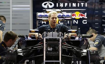 Vettel prepara su bólido en el circuito de Yeongam.