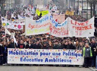 Unos 5.000 estudiantes caminaron por las calles de Nantes