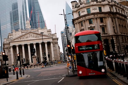 Un autobús, en octubre pasado, en la City de Londres.