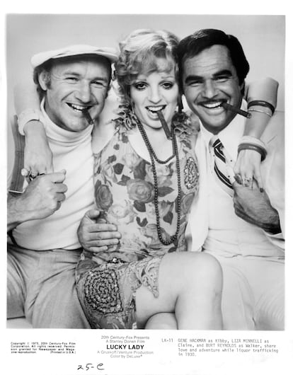 Gene Hackman, Liza Minnelli y Burt Reynolds en 'Los aventureros de Lucky Lady' (1975). 