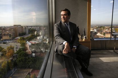 Bernardo Velázquez, consejero delegado de Acerinox, posa tras la entrevista en la sede de la empresa en Madrid