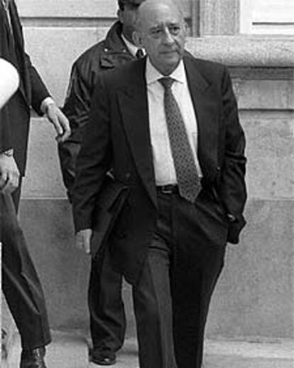 Manglano, tras declarar en el Supremo, en noviembre de 1995.