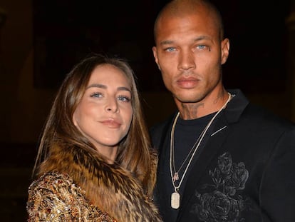 Chloe Green y Jeremy Meeks en la Semana de la Moda de París.