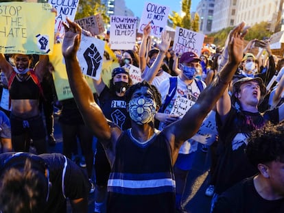 Protestas ante la Casa Blanca, el 4 de julio, por la muerte  de George Floyd en manos de la policía.