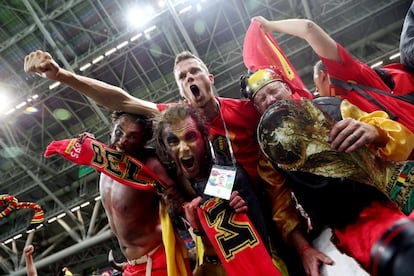 Aficionados belgas celebran la victoria de los de Martínez.